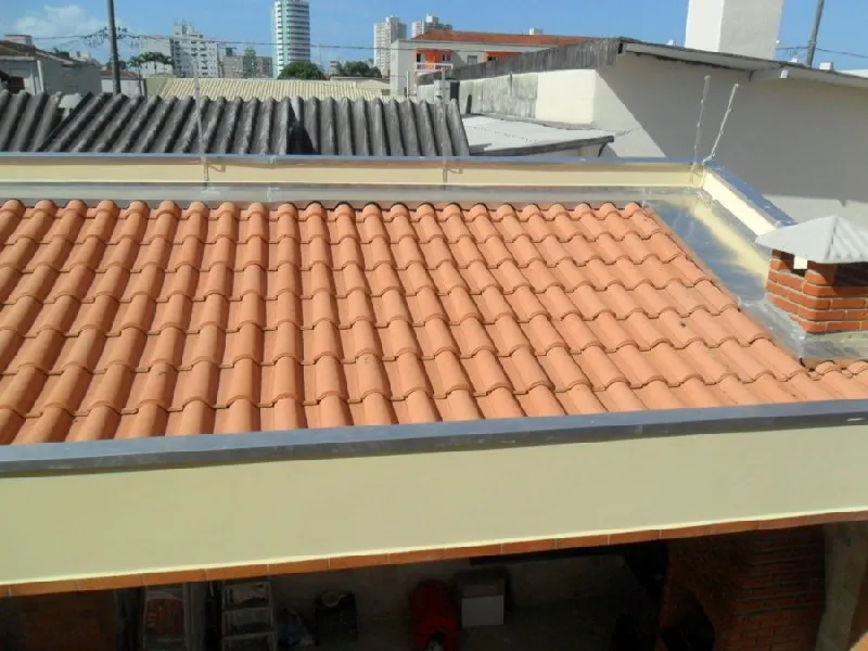Instalação rufos telhado